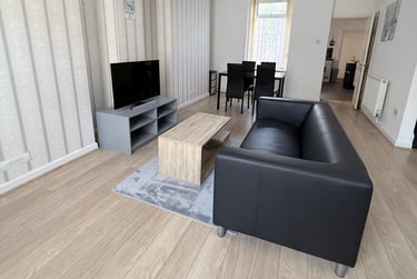 2 bed house, Oxford Street, City centre, Swansea, SA13JN - Image 1