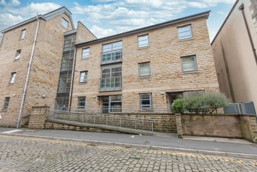 3 bed flat, Henry Street, City Centre, Lancaster, LA11AR - Image 1