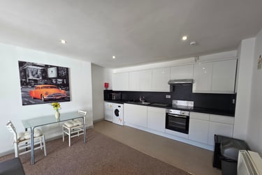 2 bed flat, Old Tiverton Road, Old tiverton rd area, Exeter, EX46NG - Image 4