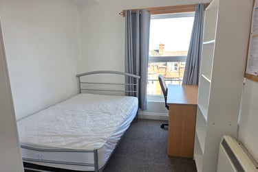 2 bed flat, Old Tiverton Road, St Sidwells, Exeter, EX46NG - Image 10