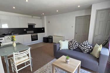 2 bed flat, Old Tiverton Road, Old tiverton rd area, Exeter, EX46NG - Image 1