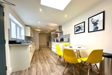 8 bed house, Southfield Road, Teeside University, Middlesbrough, TS13EU - Image 1