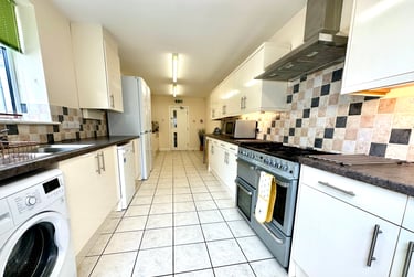 7 bed house, Borough Road, Teeside University, Middlesbrough, TS13AT - Image 2