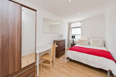1 bed house, Frithville Gardens, Shepherds Bush, London, W127JN - Image 1