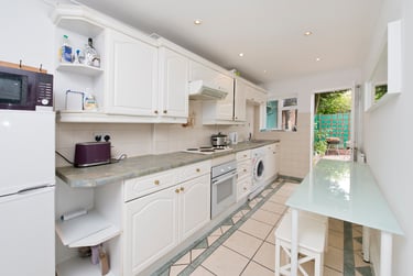 1 bed house, Frithville Gardens, Shepherds Bush, London, W127JN - Image 2