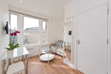 1 bed studio, Bloemfontein Avenue, City Centre, London, W127BL - Image 2