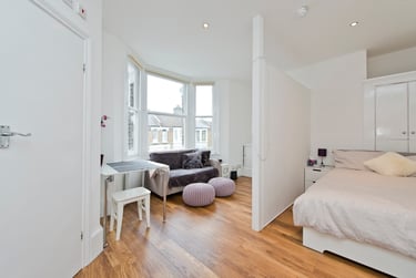 1 bed studio, Bloemfontein Road, City Centre, London, W127BX - Image 1