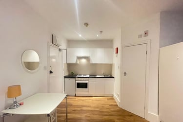 1 bed studio, Bloemfontein Road, City Centre, London, W127BX - Image 3