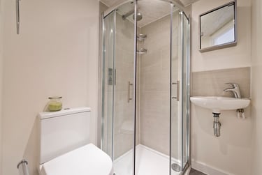 1 bed studio, Bloemfontein Avenue, City Centre, London, W127BL - Image 2
