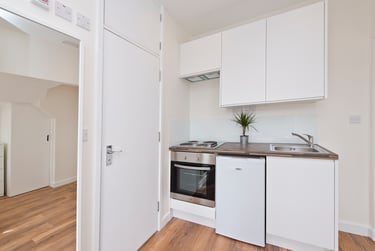 1 bed studio, Bloemfontein Avenue, City Centre, London, W127BL - Image 5