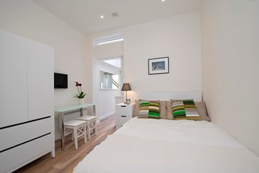 1 bed studio, Bloemfontein Road, City Centre, London, W127BX - Image 3