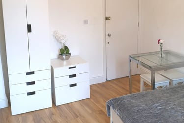 1 bed studio, Dalling Road, Hammersmith, London, W60JA - Image 5