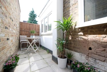 1 bed studio, Bloemfontein Road, City Centre, London, W127BX - Image 5