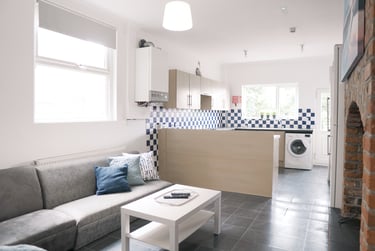 11 bed house, Brook Lane, Near university, Chester, CH12AP - Image 1