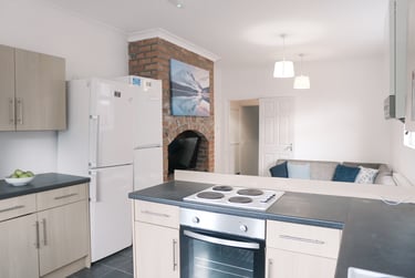 11 bed house, Brook Lane, Near university, Chester, CH12AP - Image 2