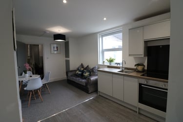 4 bed flat, Mildmay Street, Greenbank, Plymouth, PL48NE - Image 1