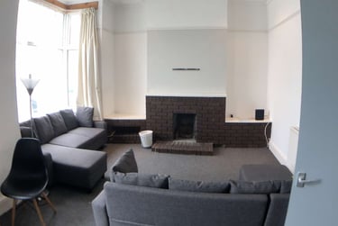 4 bed house, Allendale Road, North hill, Plymouth, PL46JA - Image 2