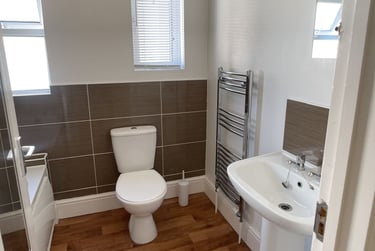 3 bed house, Hill Park Crescent, North hill, Plymouth, PL48JP - Image 2