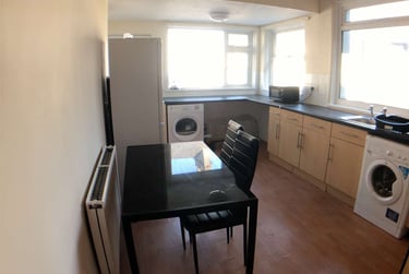 4 bed flat, Prospect street, North hill, Plymouth, PL48NY - Image 4