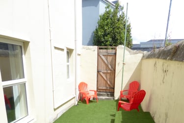 2 bed house, Hill Park Crescent, Greenbank, Plymouth, PL48JP - Image 2