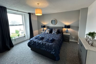 3 bed flat, Mount Street, Greenbank, Plymouth, PL48NZ - Image 2