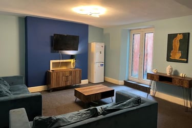 9 bed house, Alexandra Road, Mutley, Plymouth, PL47EE - Image 1