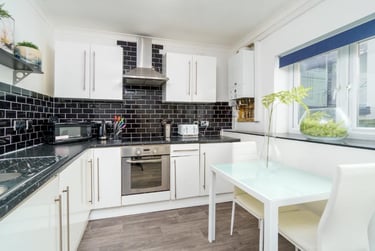 1 bed flat, Allendale Road, Mutley, Plymouth, PL46JA - Image 2