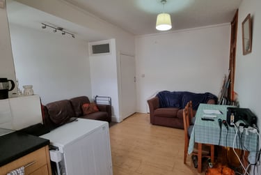 3 bed house, Beaumont Avenue, St Judes, Plymouth, PL48DX - Image 2