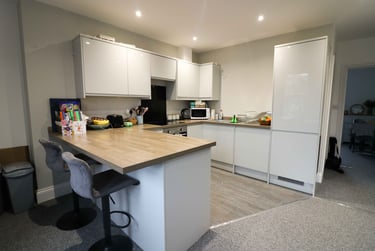 3 bed flat, Ermington Terrace, Mutley, Plymouth, PL46QG - Image 3