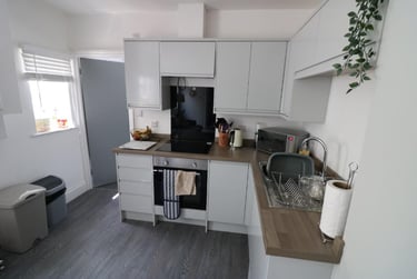 2 bed flat, Mildmay Street, Greenbank, Plymouth, PL48NE - Image 1