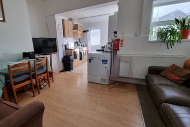3 bed house, Beaumont Avenue, St Judes, Plymouth, PL48DX - Image 3