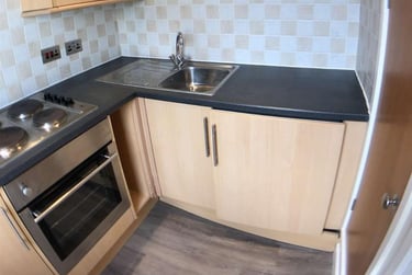 1 bed studio, Constantine Street, City Centre, Plymouth, PL48AF - Image 5