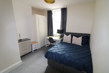 6 bed house, Trematon Terrace, Mutley, Plymouth, PL46QS - Image 2