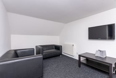4 bed flat, Gamble Street, Radford, Nottingham, NG74EB - Image 3