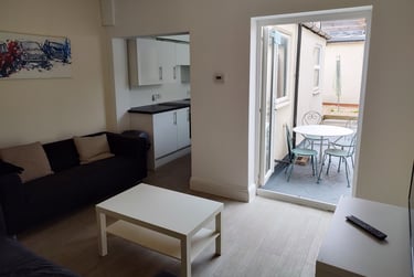 4 bed house, St. Pauls Road, Francis Close Hall, Cheltenham, GL504ER - Image 2