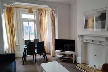 4 bed house, London Road, Kingsholme, Gloucester, GL13PB - Image 2