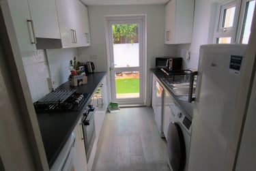 5 bed house, Marle Hill Parade, Francis Close Hall, Cheltenham, GL504LG - Image 7