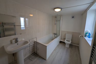 5 bed house, Marle Hill Parade, Francis Close Hall, Cheltenham, GL504LG - Image 10