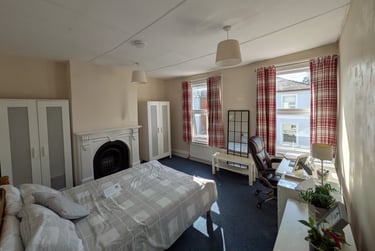 5 bed house, Marle Hill Parade, Francis Close Hall, Cheltenham, GL504LG - Image 14