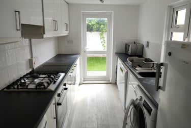 5 bed house, Marle Hill Parade, Francis Close Hall, Cheltenham, GL504LG - Image 5