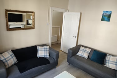 5 bed house, Marle Hill Parade, Francis Close Hall, Cheltenham, GL504LG - Image 3