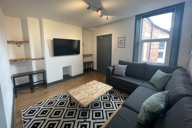6 bed house, Myrtle Grove, Jesmond, Newcastle, NE23HT - Image 1
