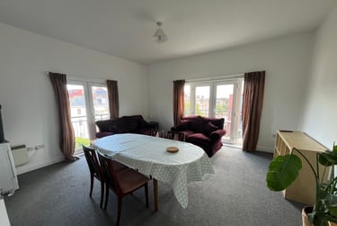 3 bed flat, New North Road, St Sidwells, Exeter, EX44JH - Image 3