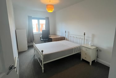 3 bed flat, New North Road, St Sidwells, Exeter, EX44JH - Image 5