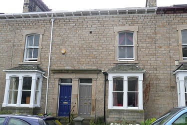 6 bed house, Lindow Square, City Centre, Lancaster, LA11SE - Image 1