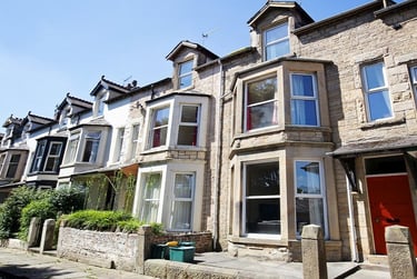 7 bed house, Hubert Place, City Centre, Lancaster, LA15PF - Image 1