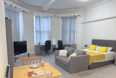 1 bed studio, Queen Square, City Centre, Lancaster, LA11RN - Image 1