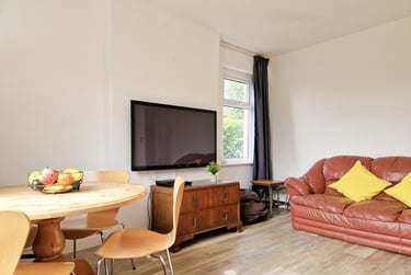 4 bed house, St. Pauls Road, Scotforth, Lancaster, LA14SS - Image 2