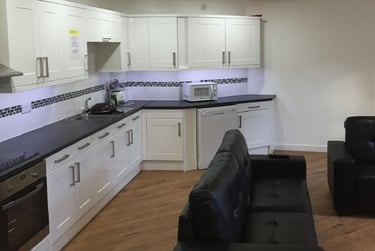 7 bed flat, Station Road, City Centre, Lancaster, LA15SJ - Image 2