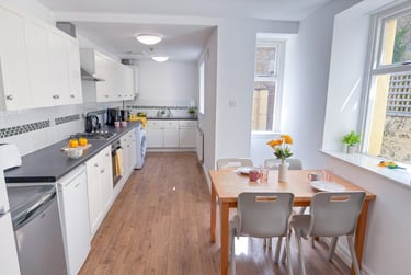 6 bed house, Lindow Square, City Centre, Lancaster, LA11SE - Image 3